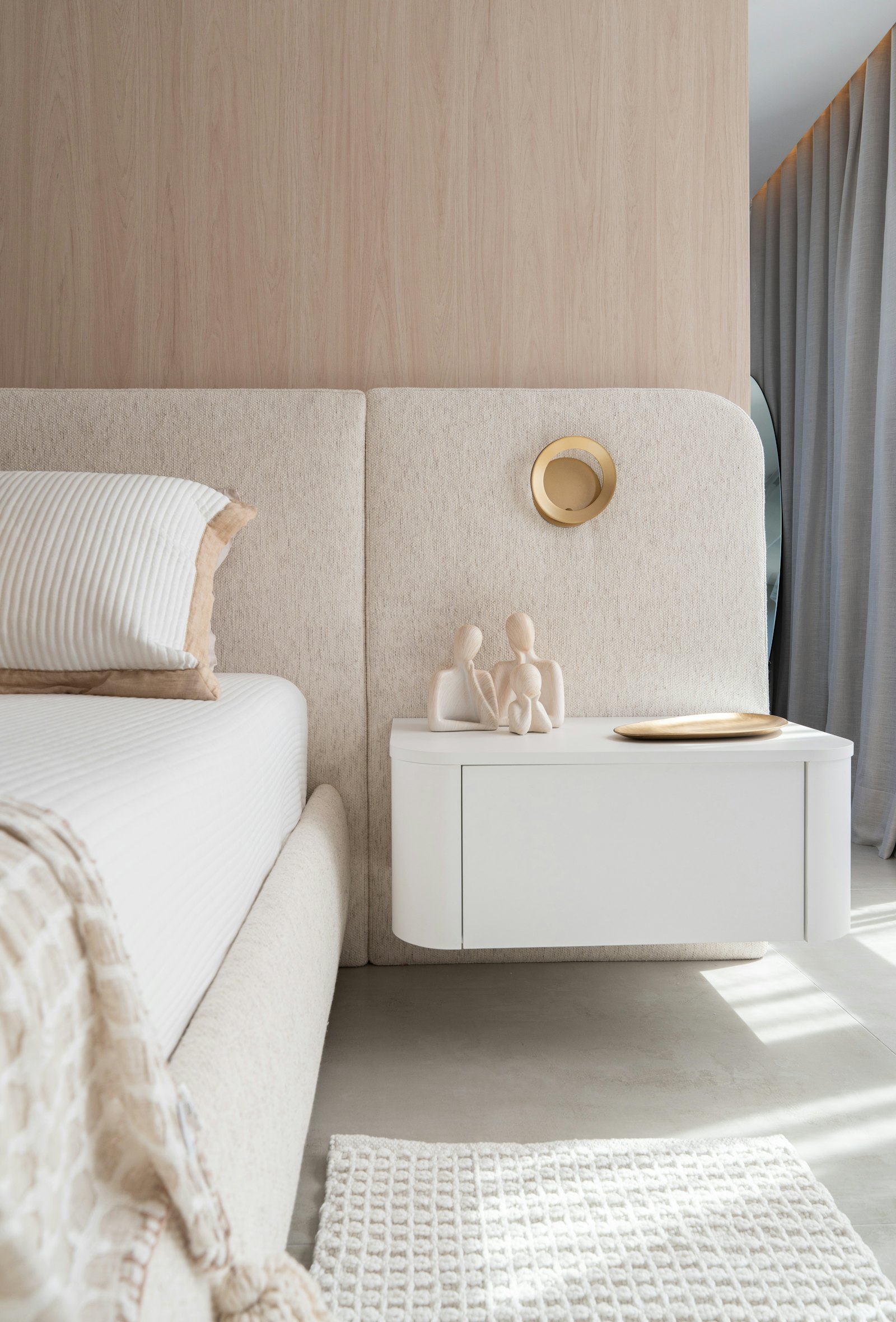 Chambre individuelle claire.
